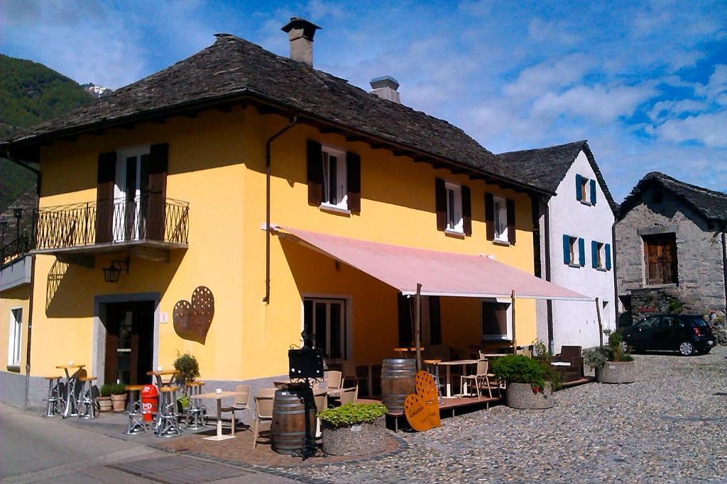 Locanda Poncini Maggia Luaran gambar